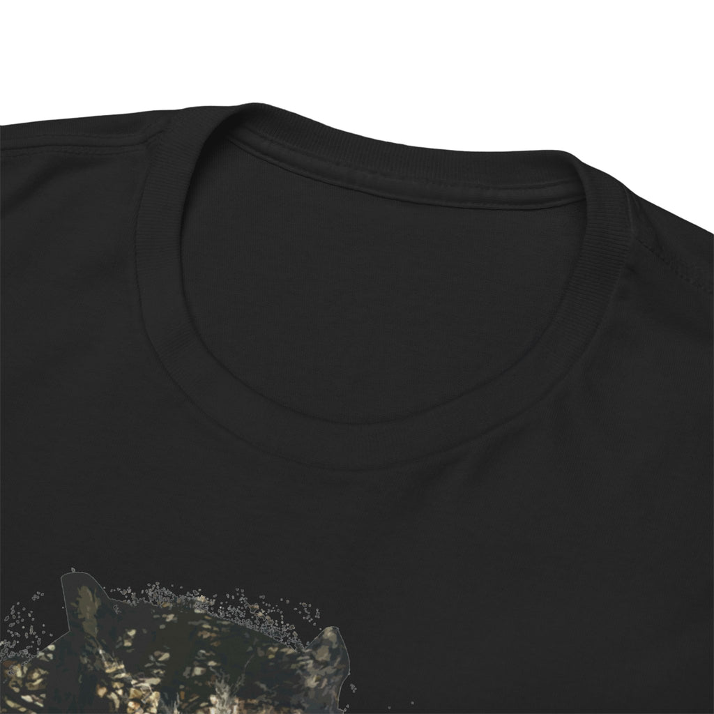 Shadows of the Forest Unisex  T-Shirt – Nordisches Natur-T-Shirt mit Eulen und Wolf Motiv