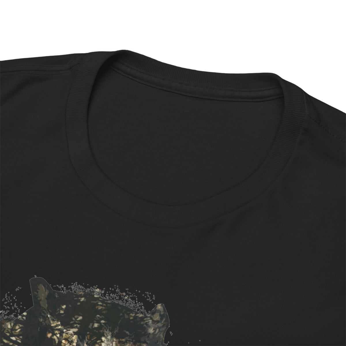 Shadows of the Forest Unisex  T-Shirt – Nordisches Natur-T-Shirt mit Eulen und Wolf Motiv