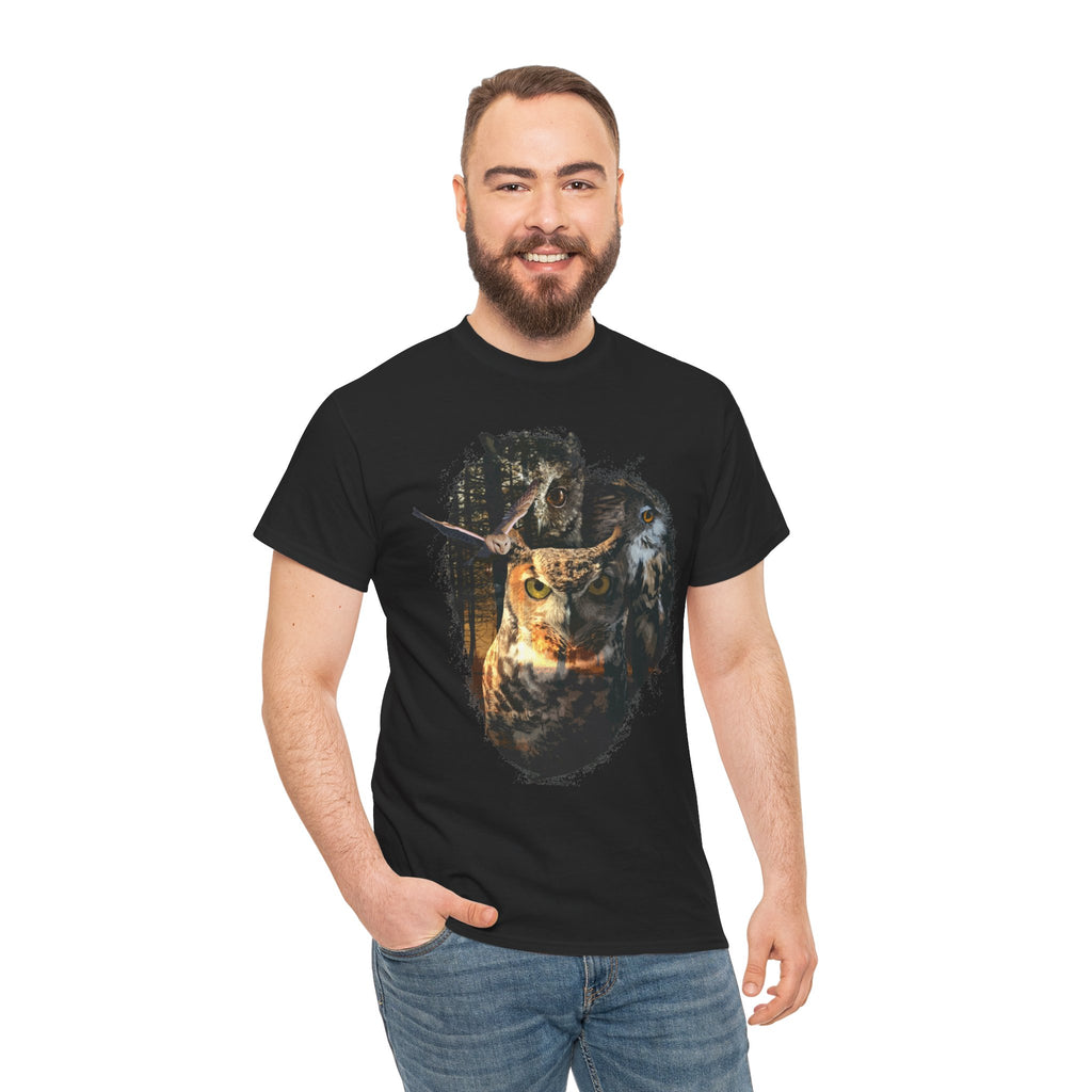 Shadows of the Forest Unisex  T-Shirt – Nordisches Natur-T-Shirt mit Eulen und Wolf Motiv
