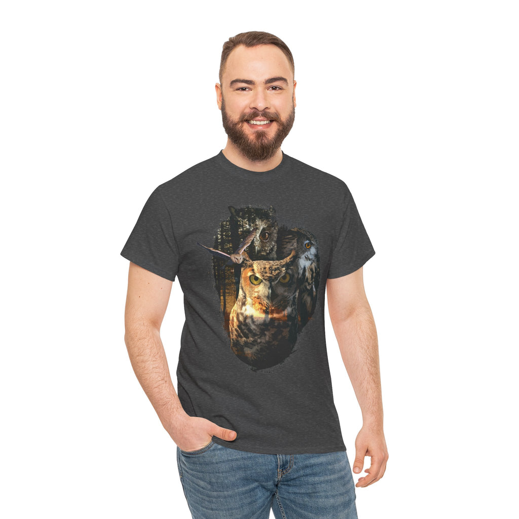 Shadows of the Forest Unisex  T-Shirt – Nordisches Natur-T-Shirt mit Eulen und Wolf Motiv