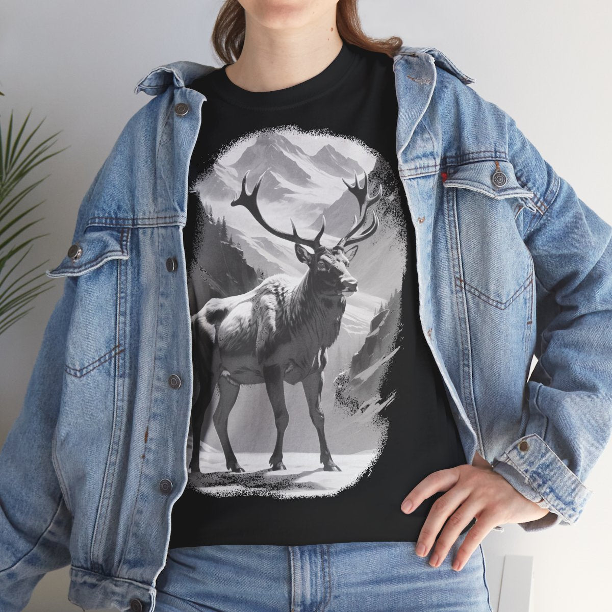 König der Alpen: Majestätischer Hirsch – Unisex T-Shirt