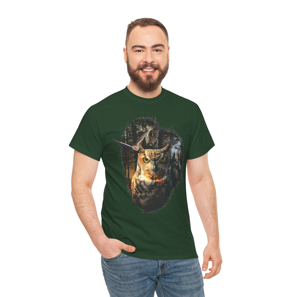 Shadows of the Forest Unisex  T-Shirt – Nordisches Natur-T-Shirt mit Eulen und Wolf Motiv
