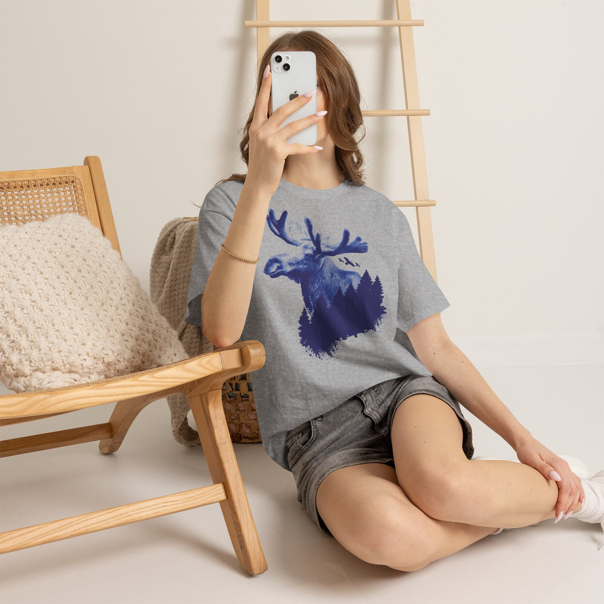 Elch T-Shirt Unisex | König der Wälder Skandinavischer Fichtenwald Graphic Shirt
